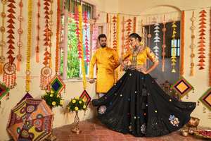 Heavy Navratri Pareja Colección Lehenga Choli y Mens Kurta Pant para Festival Wear Disponible a Precio de Exportación - Product Image 6
