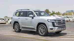 Occasion en bon état 2024 pour 300 VXR 3.3D Volant à gauche Sièges en cuir Caméra arrière Automatique Intelligente - Product Image 5