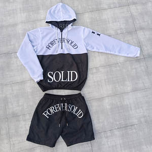 Conjunto Deportivo de Dos Piezas para Hombre, Chaqueta Cortavientos y Pantalones Cortos con Estampado Personalizado, Estilo Urbano, Ecológico - Product Image 1