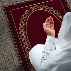 Tapis de prière islamique rouge et or : Tapis spirituel musulman, tapis imprimé, tapis à poils doux - Product Image 4