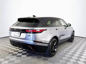 Land Rover Range Rover Velar R-Dynamic S Turbo Engine FWD Drive Pneus de 17 pouces Sièges en cuir Intérieur sombre 2021 - Product Image 3