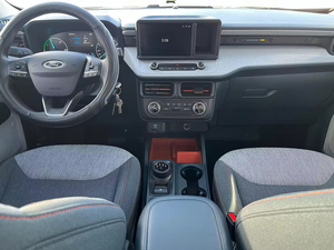 Maverick XLT Híbrido 2024, SUV Automático, Volante a la Izquierda, Asientos de Cuero, Llantas de Aleación R18, Portaequipajes de Techo - Product Image 4