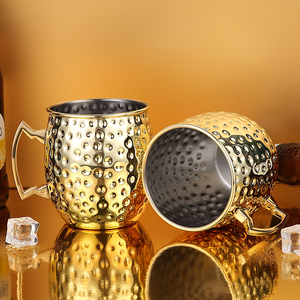 Tasse à cocktail durable en laiton martelé brillant gravé, idéale pour le camping (type Moscow Mule) - Product Image 1