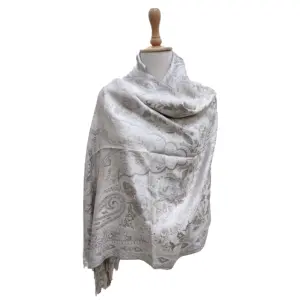 热销简约美丽的白色真丝围巾手工真丝编织Jamavar图案浅色女式长围巾