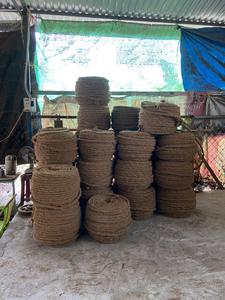 Rouleau de corde de coco solide en vrac corde de fibre de noix de coco 3mm-30mm fabriqué à partir de fibre de coco naturelle de 100%-Produits de fibre de coco usine du Vietnam - Product Image 2