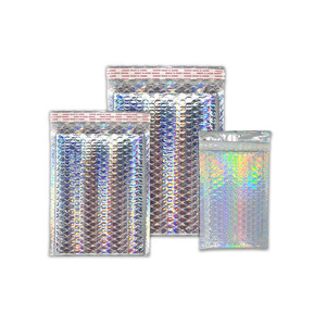 L'enveloppe à bulles holographique offre une protection supérieure avec un amorti à bulles pour des livraisons sûres disponibles pour les commandes en gros - Product Image 2