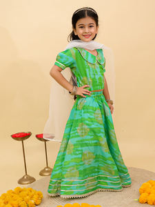Hot Green Designer Lahenga Choli pour enfants Vêtements pour enfants à la mode pour vêtements de fête - Product Image 3