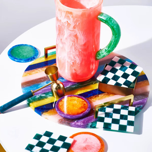 Ensemble de carafe et de pot à eau en résine classique au design unique, écologique, lavable au lave-vaisselle, capacité de 1,5 L/1 L pour les boissons au thé - Product Image 1