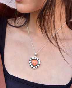 Orange Oyster Turquoise Cluster Fantaisie Pierre Naturelle À La Main Coeur Collier Charmes 925 Argent Unisexe 16 Pouces Chaîne Réglable - Product Image 4
