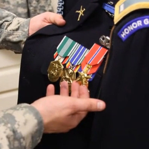 OEM nuevo diseño 2024 personalizado Moire cinta personalizada rayas clásicas medalla cintas Premios Cinta con colores personalizados - Product Image 3