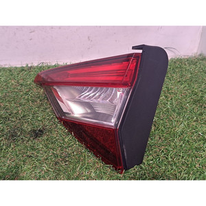 ไฟหยุดด้านหลังขวาในตัวประตู รุ่น SKODA Superb Series (3V3) 3V9945308F DCZA (15>) - Product Image 2