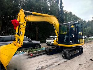 Excavatrice hydraulique compacte PC70 11M0 de 6 tonnes, 36 kW, sur chenilles, avec moteur, puissance de creusement élevée pour l'agriculture et la construction - Product Image 1