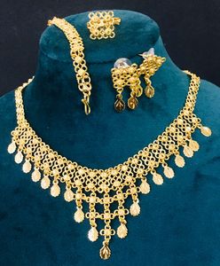 Conjunto de joyería vintage chapada en oro de 24K estilo Dubái pendientes brazaletes peines broches Material de cobre accesorios de moda Alemania - Product Image 2