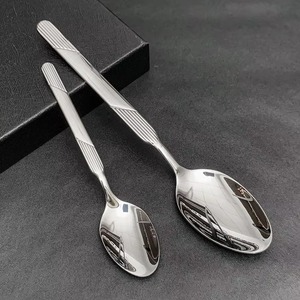 ชุดช้อนส้อมมีดีไซน์คลาสสิกมาใหม่ชุดช้อนส้อมมีดสเตนเลสคุณภาพดี - Product Image 1