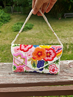 Pochette perlée néon faite à la main Pochette perlée monochrome faite à la main par glowin fashion