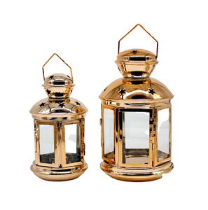 Conjunto de dos faroles colgantes de diferentes tamaños en metal dorado, farol marroquí para bodas, hogar y uso en hoteles - Product Image 2