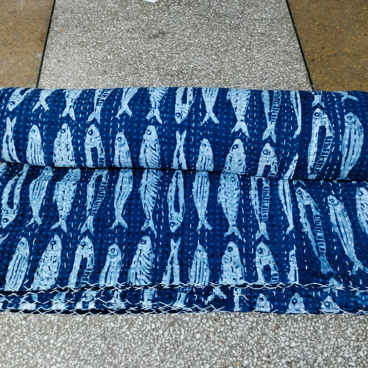 Vintage Kantha yorgan kaliteli el dikiş geri dönüşümlü toptan Lot pamuk Kantha yorgan