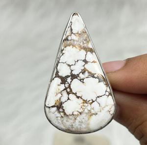 Anillo de piedras preciosas de megnesita de caballo salvaje americano para mujer, piedra natal cortada en Pera, estilo bohemio, ajuste de bisel chapado en rodio para bodas - Product Image 4