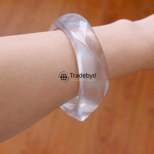 กำไลข้อมือเรซินสำหรับผู้หญิงเครื่องประดับทำด้วยมือที่ทันสมัยสำหรับเป็นของขวัญโดย tradebyd - Product Image 4