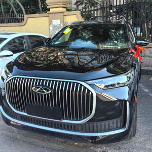 Voitures d'occasion 2026 2025, 2.0T 8AT 4WD 7 places, SUV essence, sans accident et prêtes à être expédiées - Product Image 1