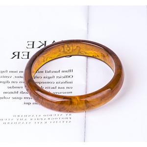 Bracelets en résine imperméables faits à la main de qualité supérieure pour femmes - Bijoux élégants et tendance, finition lisse et brillante, couleurs personnalisables, pour les affaires - Product Image 2