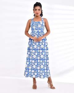 Robe longue à fleurs bleues écologiques Col licou en coton doux et détail de cravate Service OEM lavable disponible - Product Image 1