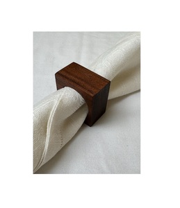 Servilletero de madera para recepciones de boda, banquete, cena, encanto rústico, hecho a mano, elegante accesorio de madera natural - Product Image 3