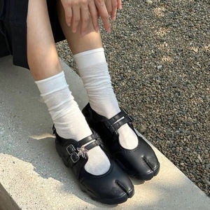 Mozhixi Nuove <span class=keywords><strong>Ballerine</strong></span> alla Moda in Pelle da Donna <span class=keywords><strong>con</strong></span> <span class=keywords><strong>Fibbia</strong></span> e Punta Divisa, <span class=keywords><strong>Scarpe</strong></span> Mary Jane Casual Tabi - Product Image 1