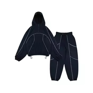 Conjunto de traje cortavientos impermeable con logotipo personalizado OEM no disponible, chándal Zipup para deportes al aire libre de verano con diseño de retazos - Product Image 1