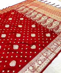 Fabuleux Party Wear Crape/Crêpe Saree avec des détails de perles et un design imprimé pour des occasions spéciales. dupattas - Product Image 4