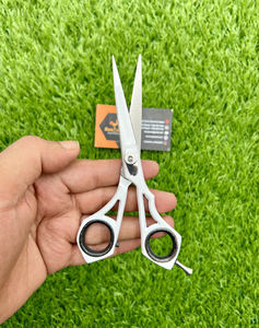 Tijeras profesionales de peluquero de acero inoxidable de alta calidad para peluquería recta con características de seguridad de punta de hoja afilada - Product Image 3