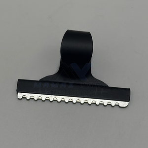Nuevo diseño Matt Black Finger Thinning Razor Acero inoxidable Cuchilla reemplazable Cuchillo Profesional Herramienta de peluquería ligera - Product Image 5
