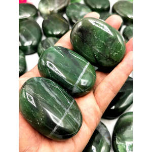 Pierres de jade colombiennes - UNICHE - cristal/chakra/reiki/énergie de guérison - poids 85 g - Product Image 2