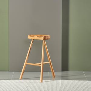Tabouret de bar en teck de forme naturelle pour salle à manger intérieure pour meubles de villa de la Barbade - Product Image 6