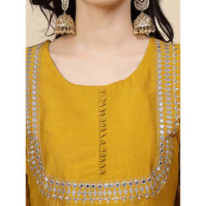 Conjunto Casual de Kurta y Pantalones para Mujer, Diseño Mustard Yoke, Corte en A, con Mangas Tres Cuartos y Dupatta - Product Image 5