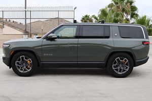 USADO LHD/RHD 2022 RIVIAN R1S - Product Image 3