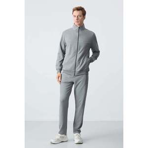 Conjunto Deportivo Tommylife para Hombre, Corte Holgado, Modelo 85260, Gris Melange - Caqui - Product Image 1