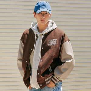 Chaqueta Varsity Deportiva de Lana con Cuello Alto, Diseño Personalizado de Alta Calidad, con Logotipo Frontal, Proveedor de Marca Privada OEM para Invierno - Product Image 6