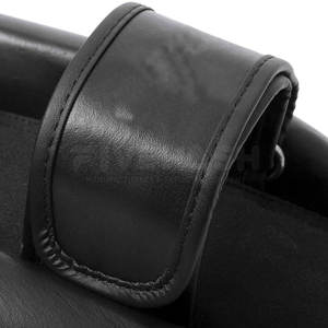 Protège-tibias en cuir PU personnalisé avec logo, fabriqué en Chine, haute qualité, modèle 2026, pour l'entraînement, en vente - Product Image 4