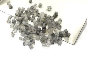 50 pièces pierres précieuses de pierre de soleil noire naturelle en vrac 2-4 MM taille brute nettoyant pour chakras sacrés rugueux non traité négatif - Product Image 2