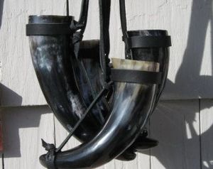 Jarra Medieval Vikinga para Beber Cerveza, Vino o Cerveza Artesanal, Hecha a Mano con Cuerno de Vaca, con Soporte de Metal, Ideal para Regalos y Coleccionistas - Product Image 6