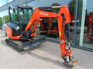 Mini-excavatrice Kubota KX027-4, 2,7 tonnes, excavatrice compacte hydraulique pour travaux de construction, d'aménagement paysager et agricoles - Product Image 2