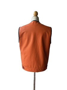 Chaleco de Cuero Negro y Naranja Hecho a Mano para Motociclistas - Product Image 3