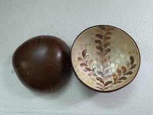 Bol en Coque de Noix de Coco Poli Écologique à Motif Feuilles, Prix de Gros OEM, Idéal pour la Décoration de Rentrée Scolaire, Fabriqué au Vietnam - Product Image 2