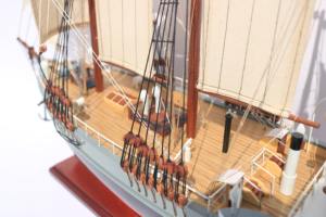 Modelo de Barco Único - Modelos de Barcos de Madera FRAM de Vietnam para Decoración del Hogar, Regalos Navideños y Coleccionables - Product Image 6