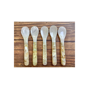 Cuillère à caviar en nacre blanche de qualité supérieure Cuillère à coquille exquise faite à la main pour une cuisine raffinée, ustensile non métallique assurant la pureté - Product Image 3