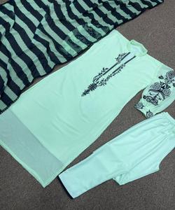 เครื่องแต่งกายกำมะหยี่สีขาวที่มีการออกแบบเสื้อผ้าปักแบบคลาสสิกเหมาะสำหรับผู้หญิงที่สง่างามชุดปาร์ตี้ที่ดูมีสไตล์และทันสมัย - Product Image 2