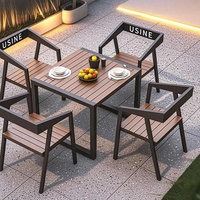 Ensemble table et chaises d'extérieur pour patio, résistant au soleil et à l'eau, en plastique imitation bois, pour villa, jardin, terrasse