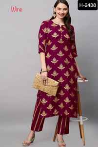 Venta caliente diseño exclusivo indio de trabajo de bordado elegante Salwar Kameez traje fiesta y función desgaste Foil Print Kurtis Set - Product Image 2