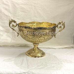 Cuenco de Pedestal de latón decorativo para mesa con diseño en relieve pesado, centro de mesa de comedor con acabado pulido, cuenco de frutas para restaurante - Product Image 3